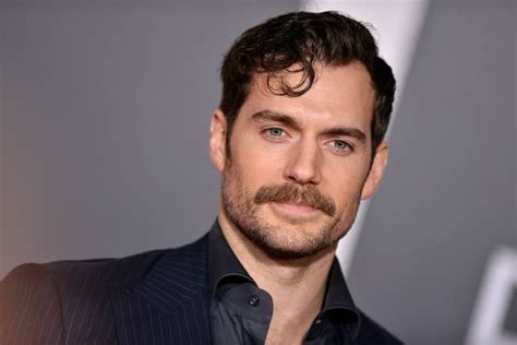 henry cavill gewicht|Henry Cavill Bio, Wiki, Age, Height, Movies, Wife, and。